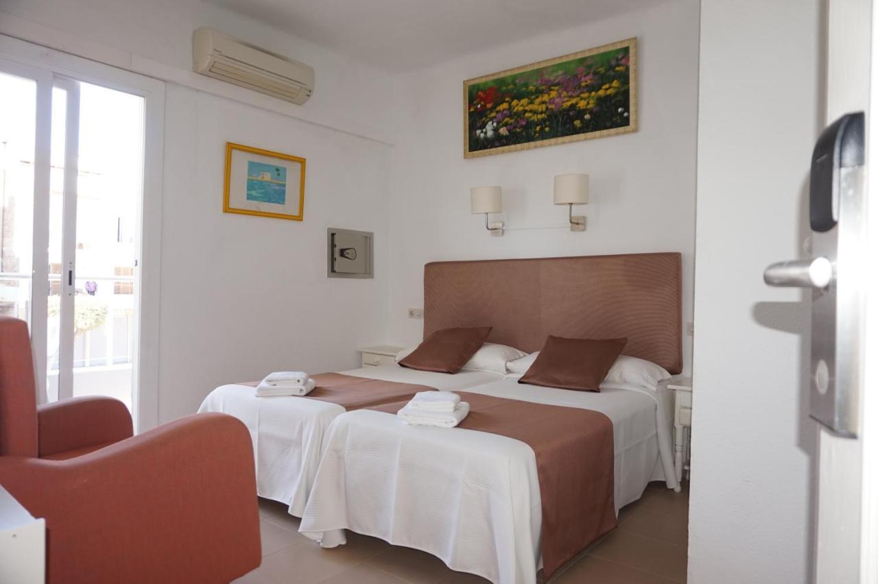 Zweibettzimmer mit Zustellbett